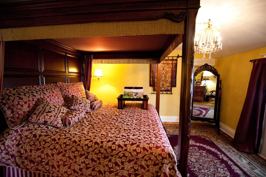 Talwood Manor B&B Port Colborne Pokoj fotografie